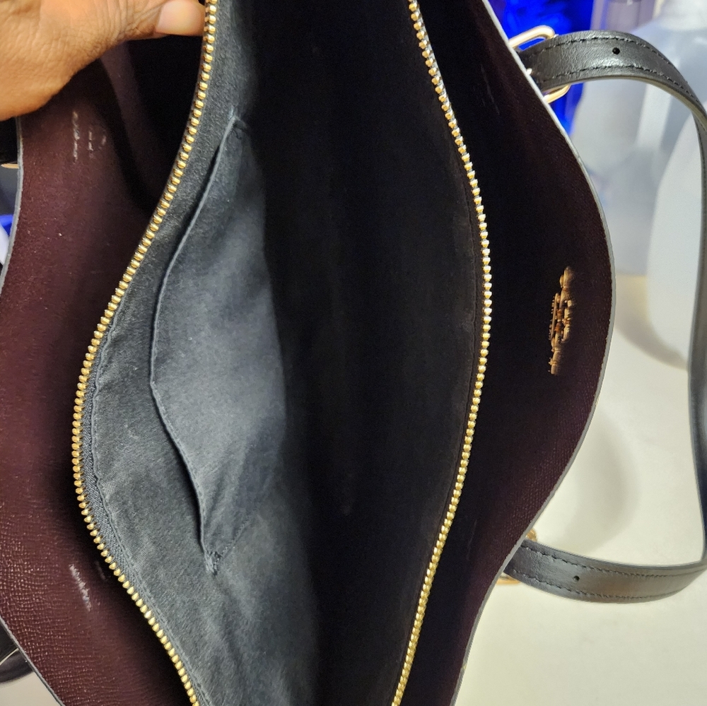 Handbags - Picture 5 of 6